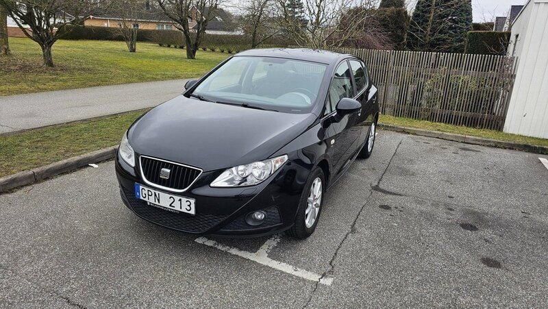 Svart Begagnad 2012 Seat Ibiza Style Halvkombi | 42 500 kr (Bra pris) - Bild 1/4