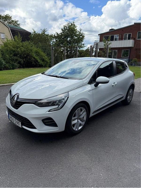 Vit Begagnad 2021 Renault Clio V Zen Halvkombi | 120 000 kr - Bild 1/4