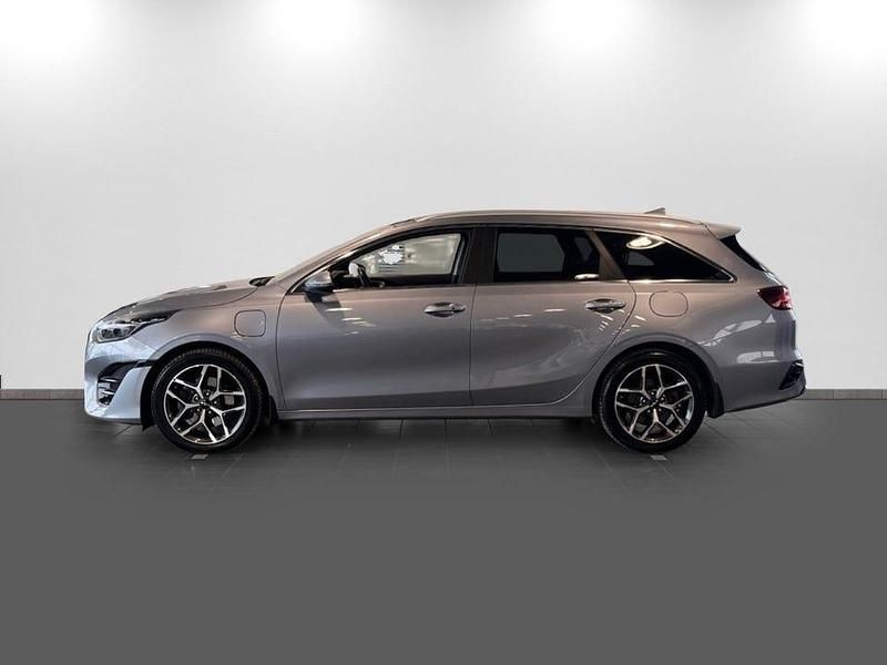 Begagnad Kia Ceed Sportswagon Advance 141 HK (103 kW) 2023 Lunar silver Kombi