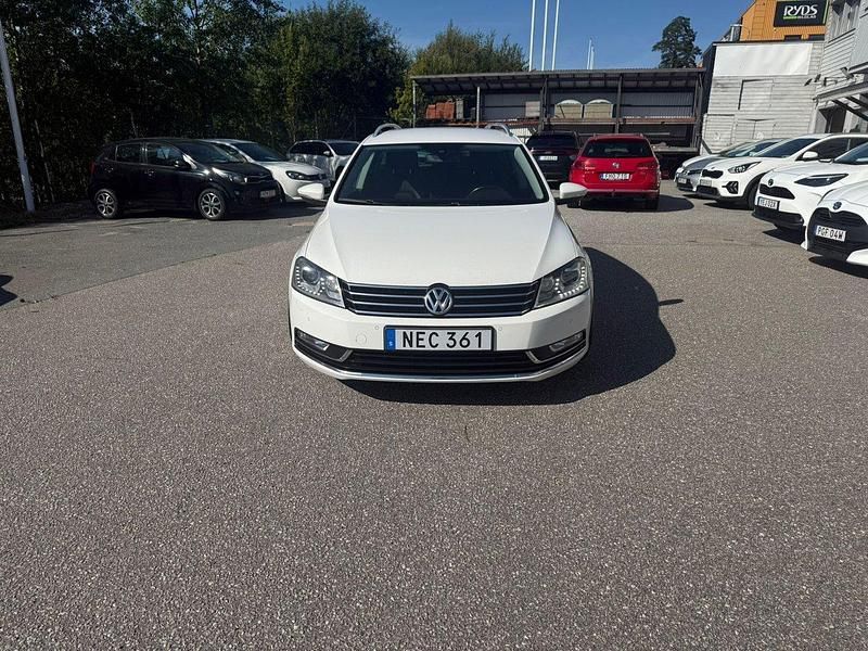 Vit Begagnad 2012 VW Passat GT Kombi | 74 900 kr (Marknadspris) - Bild 1/4