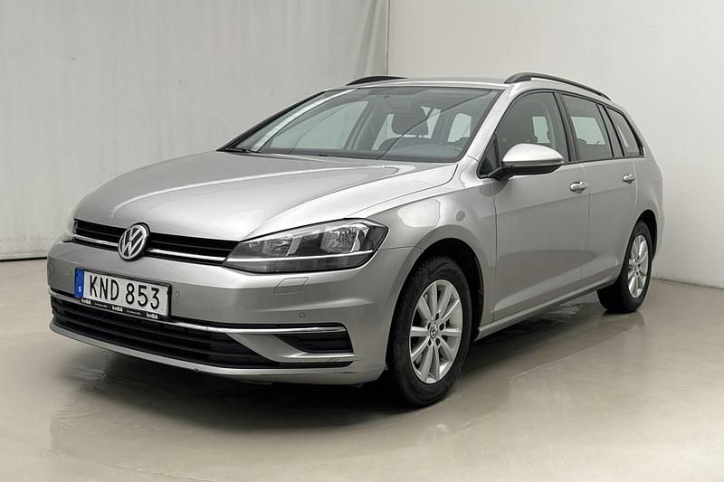 Silver Begagnad 2018 VW Golf VII | 139 900 kr (Marknadspris) - Bild 1/4