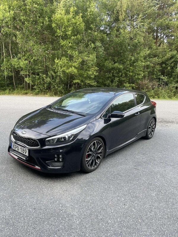 Svart Begagnad 2015 Kia ProCeed GT 2 Halvkombi | 95 000 kr (Bra pris) - Bild 1/4