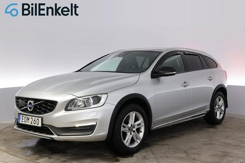 Begagnad Volvo V60 CC Summum 151 HK (111 kW) 2016 Silver Kombi