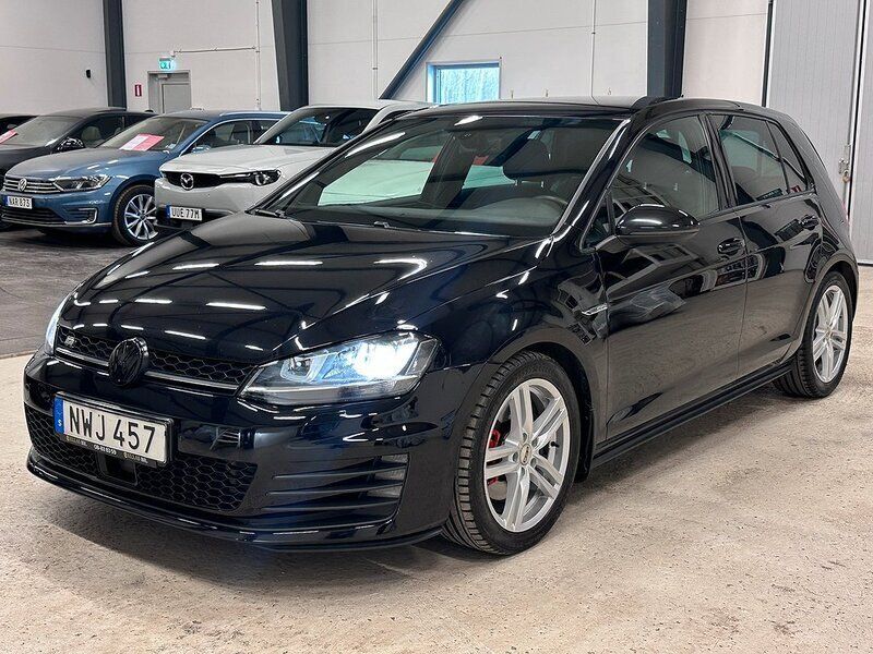 Svart Begagnad 2013 VW Golf VII GTD Halvkombi | 149 700 kr (Dyr) - Bild 1/4