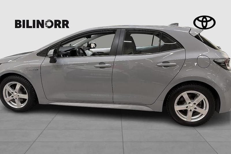 Begagnad Toyota Corolla Hybrid Style 124 HK (91 kW) 2020 Grå Halvkombi