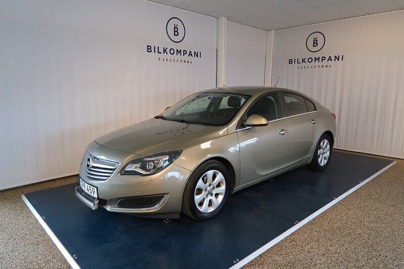 Grön Begagnad 2014 Opel Insignia Halvkombi | 78 800 kr (Marknadspris) - Bild 1/4