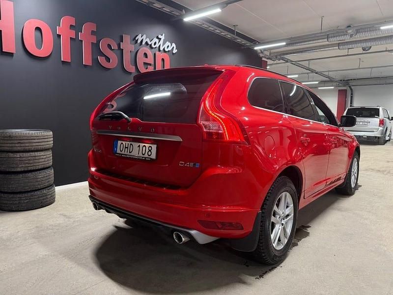 Begagnad Volvo XC60 R-Design 220 HK (161 kW) 2016 Röd SUV