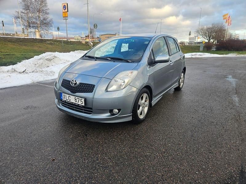 Begagnad 2006 Toyota Yaris Halvkombi | 24 999 kr (Marknadspris) - Bild 1/4