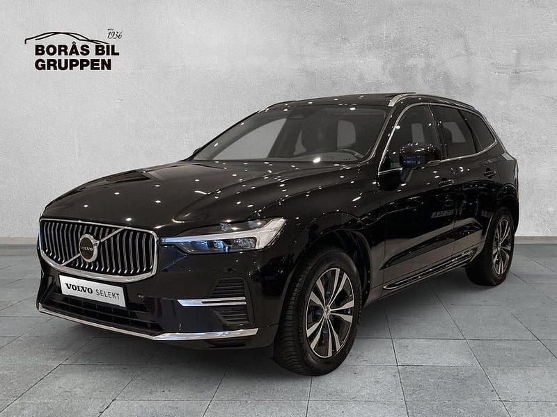 Svart Begagnad 2023 Volvo XC60 Core SUV | 379 000 kr (Bra pris) - Bild 1/4