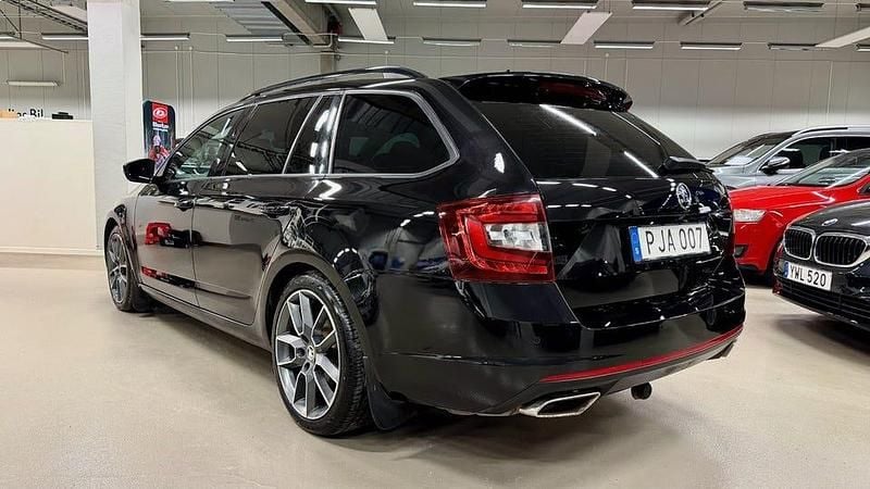Begagnad Skoda Octavia RS 184 HK (135 kW) 2017 Svart Kombi
