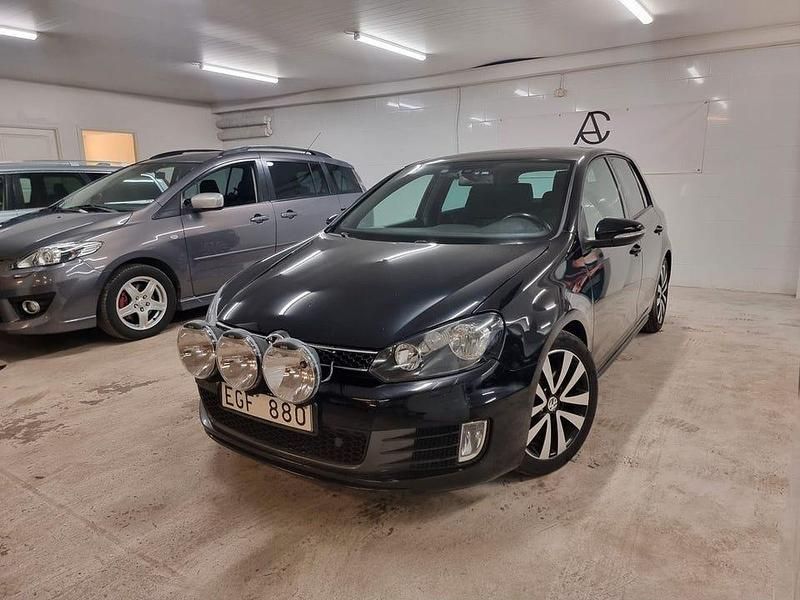 Svart Begagnad 2010 VW Golf VI GTD Halvkombi | 69 900 kr (Marknadspris) - Bild 1/4