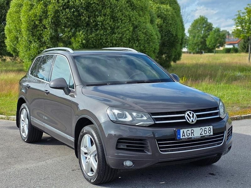 Mörkbrun (brun) Begagnad 2012 VW Touareg SUV | 89 000 kr (Superpris) - Bild 1/4