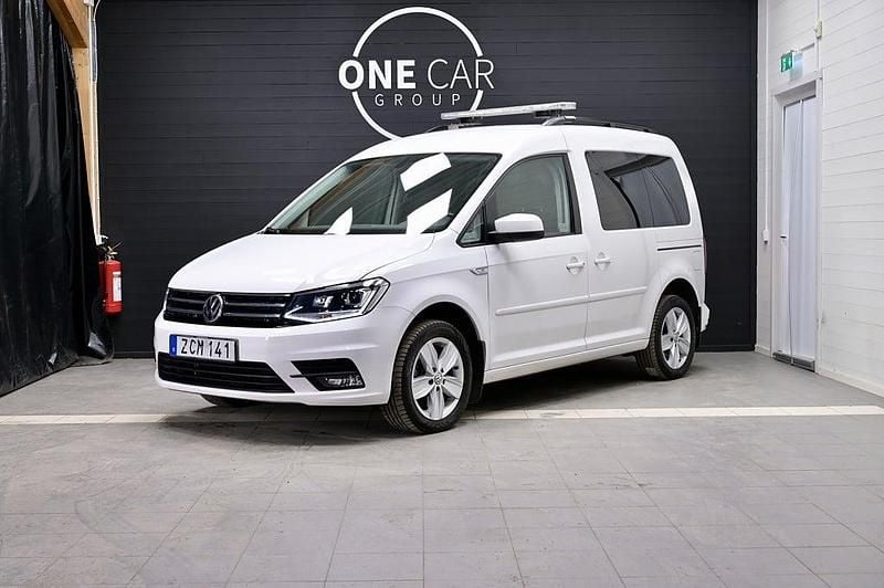 Begagnad VW Caddy Life 150 HK (110 kW) 2017 Vit Minibuss