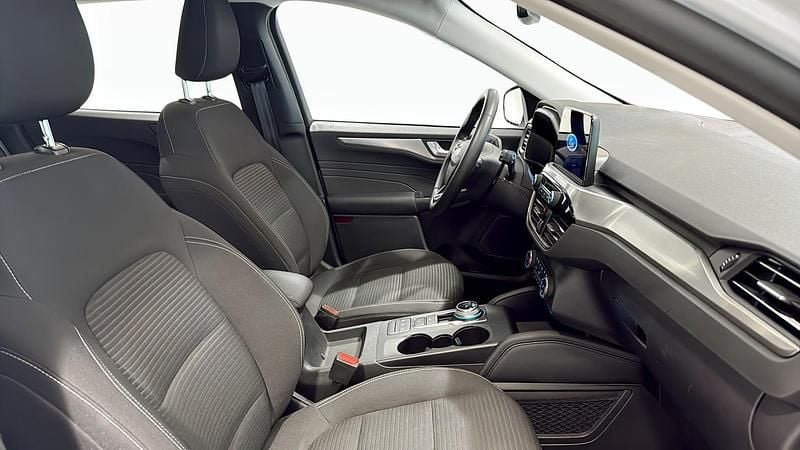 Begagnad Ford Kuga Titanium 224 HK (164 kW) 2023 Frozen white SUV