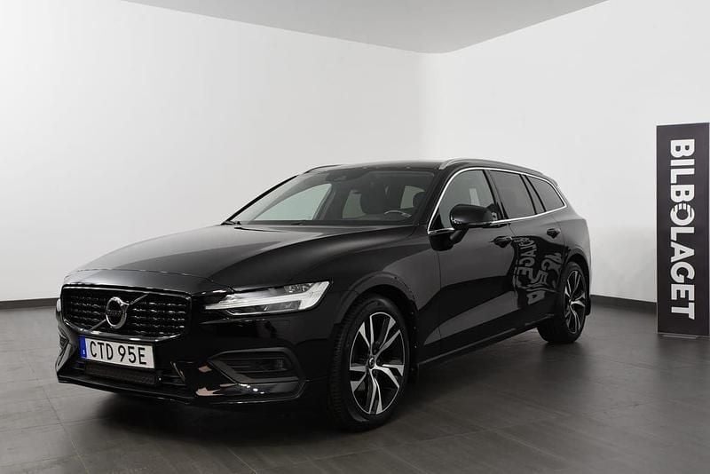 Svart Begagnad 2019 Volvo V60 Momentum Kombi | 234 800 kr (Marknadspris) - Bild 1/4