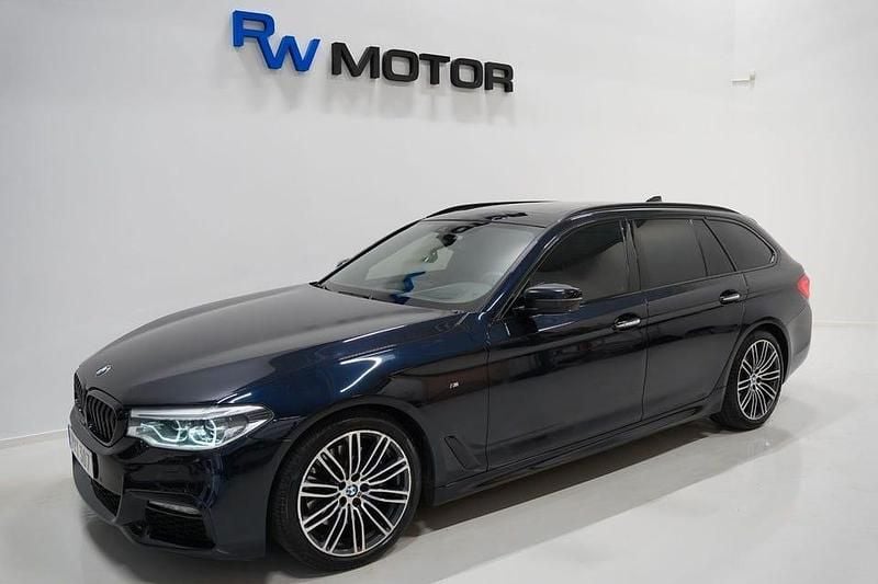Svart Begagnad 2018 BMW 530 M Sport Kombi | 309 800 kr (Superpris) - Bild 1/4