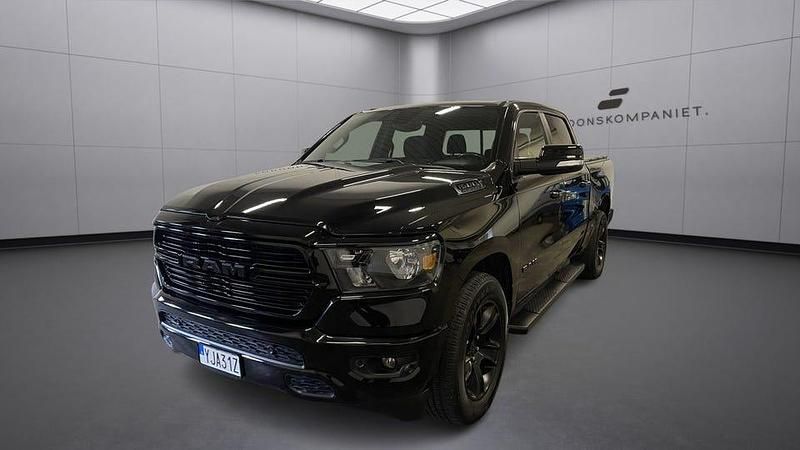 Svart Begagnad 2020 Dodge Ram Pickup | 529 900 kr - Bild 1/4