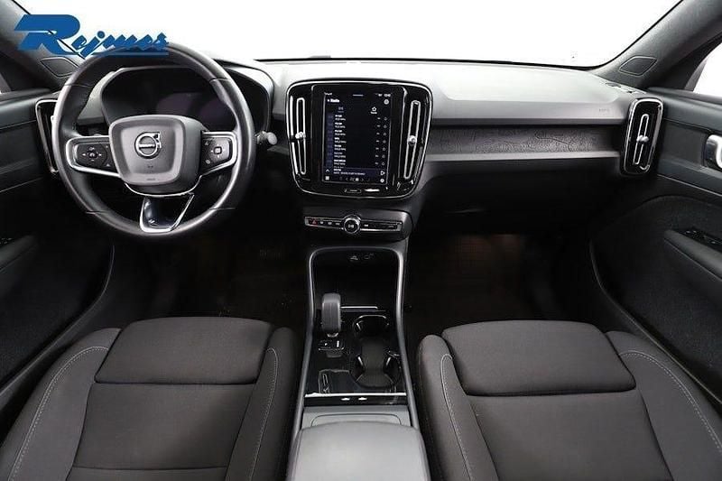 Begagnad Volvo C40 Core 169 kW (231 HK) 2023 Vit SUV