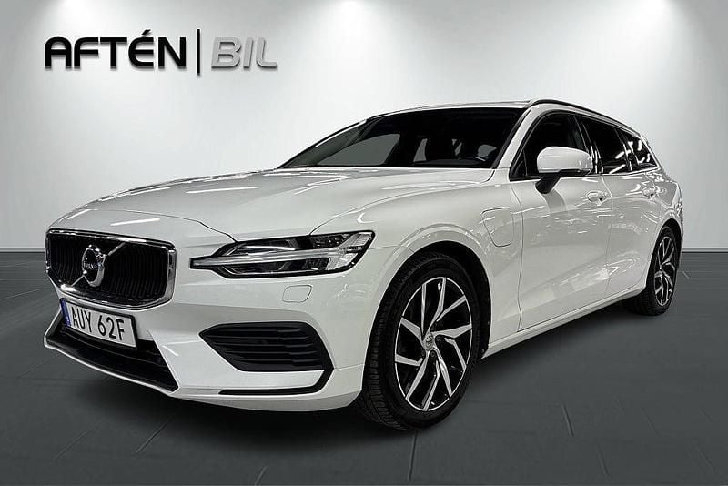 Vit Begagnad 2020 Volvo V60 Momentum Kombi | 259 800 kr (Superpris) - Bild 1/3