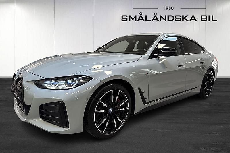 Grå Begagnad 2022 BMW i4 M Sport Sedan | 549 000 kr (Lite dyr) - Bild 1/4