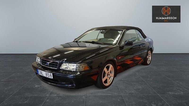 Svart Begagnad 2000 Volvo C70 Cab | 54 500 kr (Marknadspris) - Bild 1/4