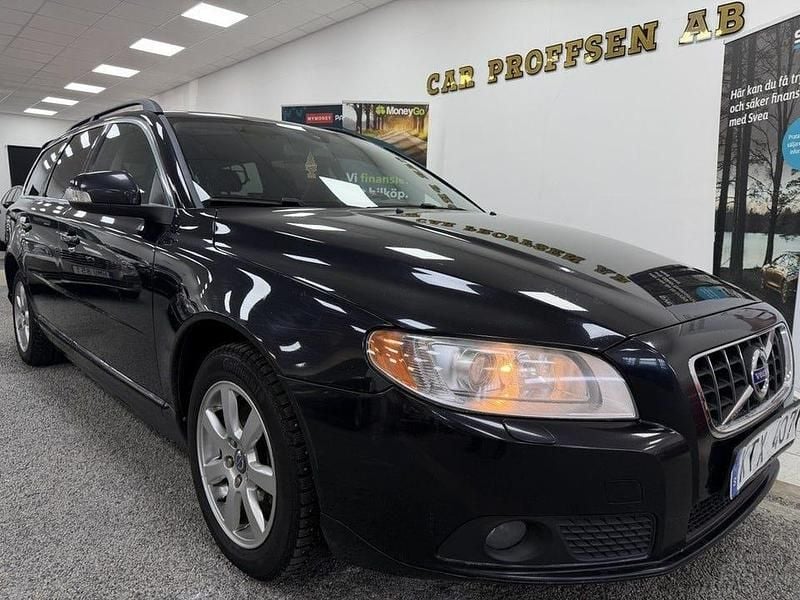 Begagnad Volvo V70 Momentum 163 HK (119 kW) 2011 Svart Kombi