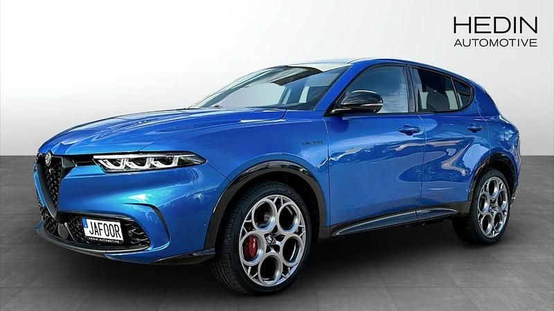 Blå Begagnad 2023 Alfa Romeo Tonale Veloce SUV | 509 900 kr (Marknadspris) - Bild 1/4