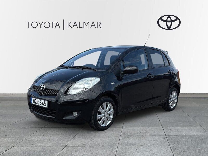Svart Begagnad 2010 Toyota Yaris Halvkombi | 75 000 kr - Bild 1/4