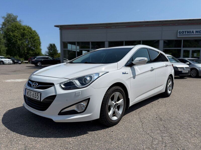 Vit Begagnad 2014 Hyundai i40 Kombi | 114 900 kr (Marknadspris) - Bild 1/4