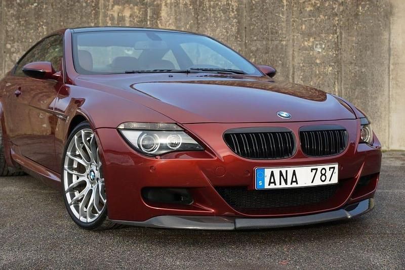 Begagnad BMW M6 508 HK (373 kW) 2005 Mörkröd Sportkupé