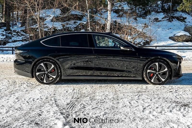 Begagnad Nio ET7 480 kW (653 HK) 2022 Svart Sedan