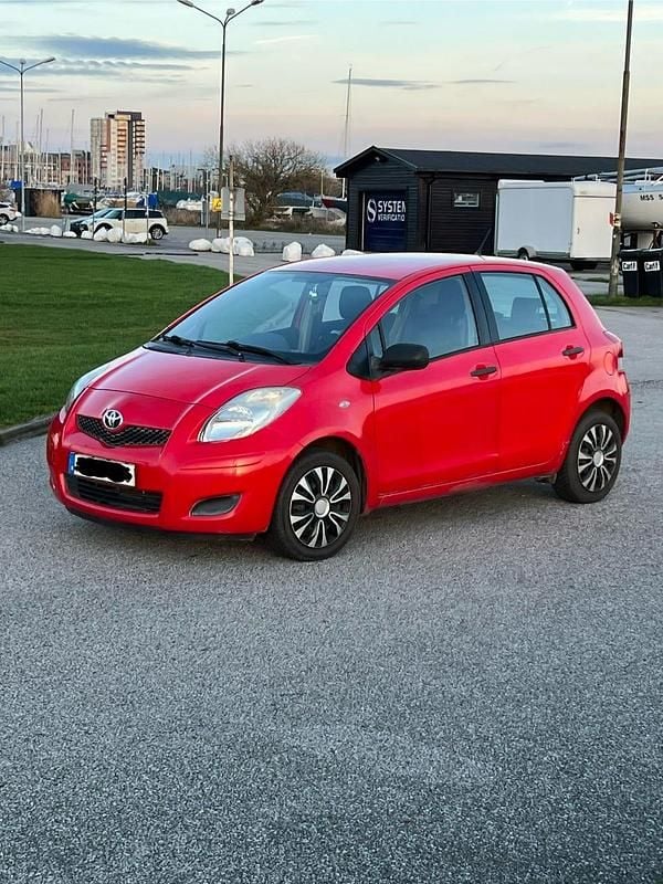 Begagnad 2009 Toyota Yaris Halvkombi | 34 900 kr (Bra pris) - Bild 1/4