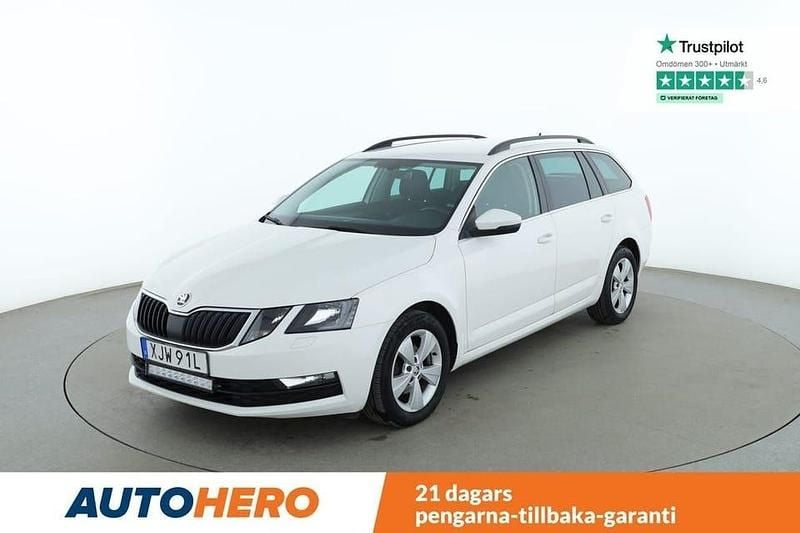 Vit Begagnad 2019 Skoda Octavia Kombi | 144 000 kr (Bra pris) - Bild 1/4