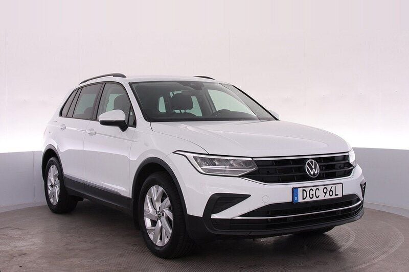 Vit Begagnad 2022 VW Tiguan SUV | 279 000 kr (Bra pris) - Bild 1/4