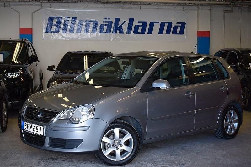 Silver Begagnad 2007 VW Polo Comfortline Halvkombi | 42 500 kr (Marknadspris) - Bild 1/4