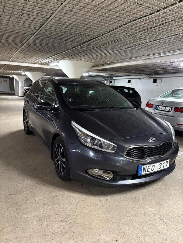 Grå Begagnad 2013 Kia Ceed Sportswagon Comfort Kombi | 46 000 kr (Bra pris) - Bild 1/4