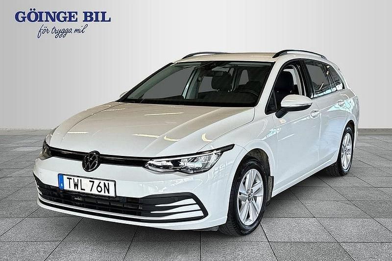 Vit Begagnad 2021 VW Golf VIII Kombi | 269 000 kr (Marknadspris) - Bild 1/3