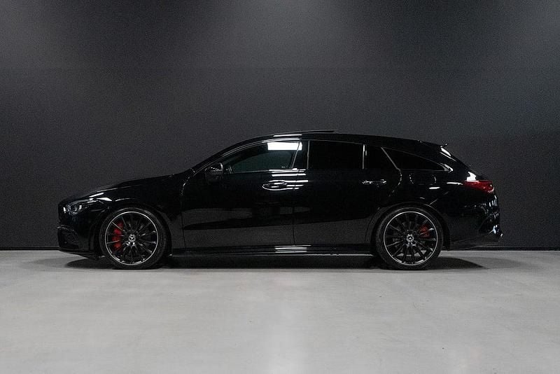 Begagnad Mercedes CLA35 AMG Shooting Brake AMG 306 HK (225 kW) 2022 Svart Kombi
