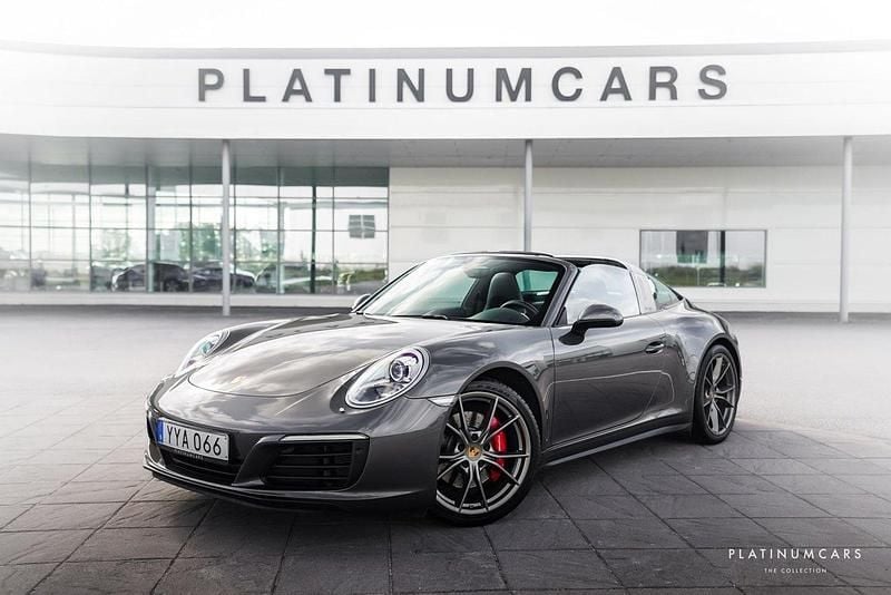 Mörkgrå Begagnad 2017 Porsche 911 Targa 4S Cab | 1 395 000 kr - Bild 1/4