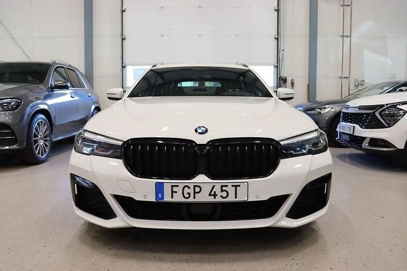 Begagnad BMW 520 M Sport 190 HK (139 kW) 2020 Vit Kombi