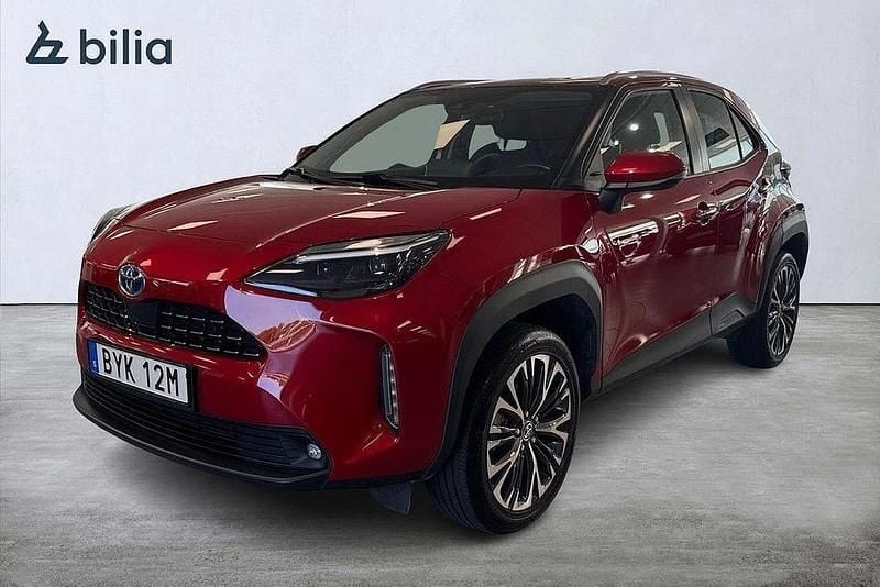 Röd Begagnad 2022 Toyota Yaris Cross Edition SUV | 284 900 kr (Marknadspris) - Bild 1/3