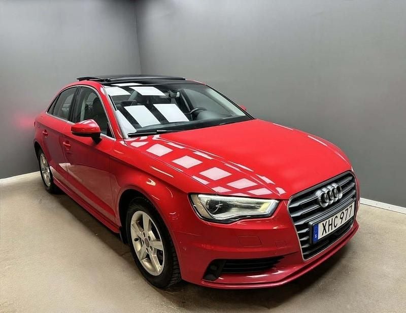 Röd Begagnad 2016 Audi A3 Sedan | 149 900 kr (Marknadspris) - Bild 1/4
