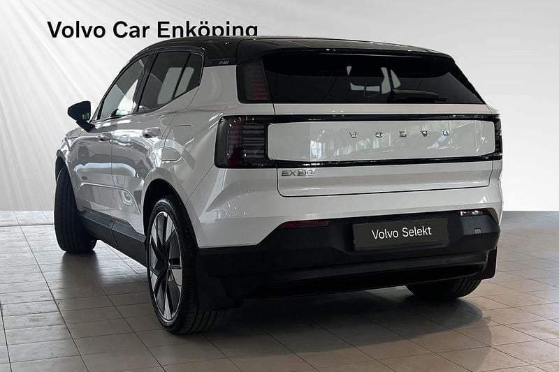 Begagnad Volvo EX30 Single Motor Extended Range 202 kW (275 HK) 2024 Vit SUV