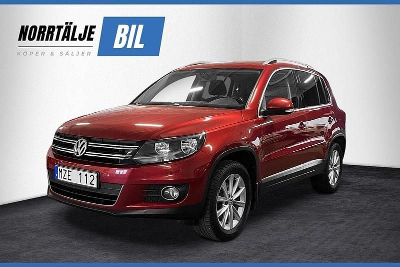 Röd Begagnad 2012 VW Tiguan Sportline SUV | 129 900 kr (Marknadspris) - Bild 1/3
