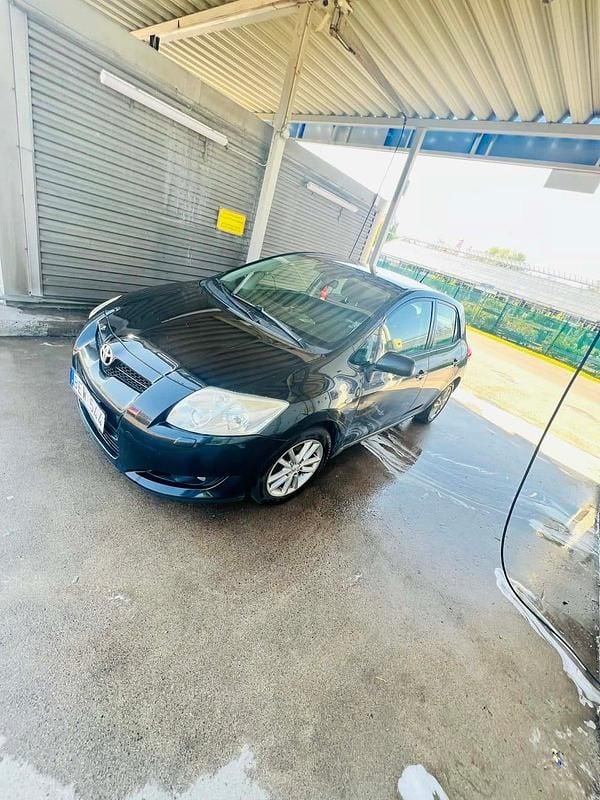 Begagnad Toyota Auris 124 HK (91 kW) 2008 Halvkombi
