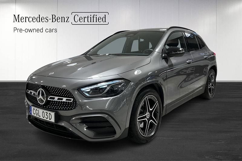 Begagnad 2024 Mercedes GLA200 AMG SUV | 434 900 kr (Marknadspris) - Bild 1/4