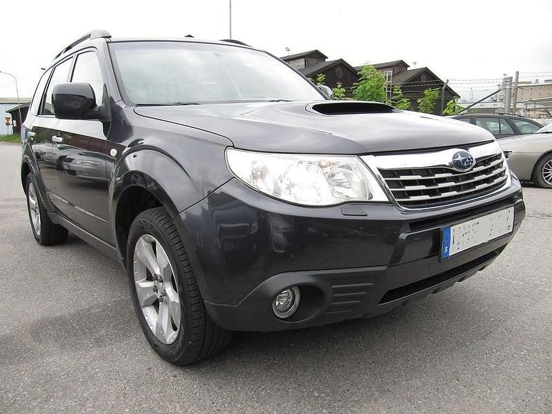Begagnad Subaru Forester 147 HK (108 kW) 2010 Vit SUV
