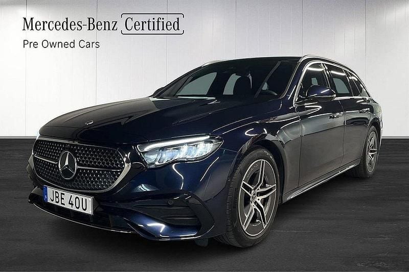 Blå Begagnad 2024 Mercedes E300 AMG Kombi | 669 500 kr (Bra pris) - Bild 1/4