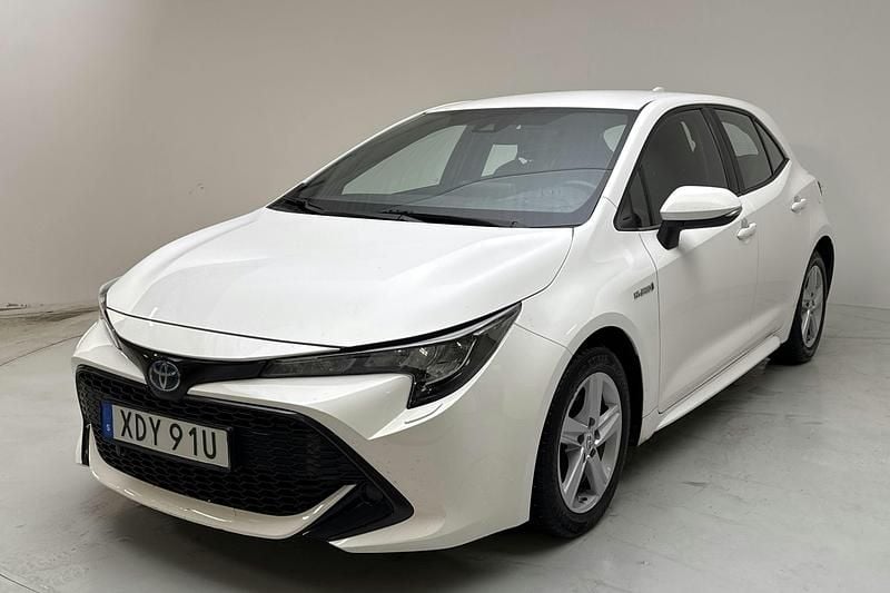 Vit Begagnad 2020 Toyota Corolla | 175 000 kr (Superpris) - Bild 1/4