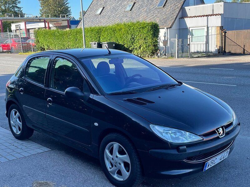 Svart Begagnad 2004 Peugeot 206 Halvkombi | 19 900 kr - Bild 1/4